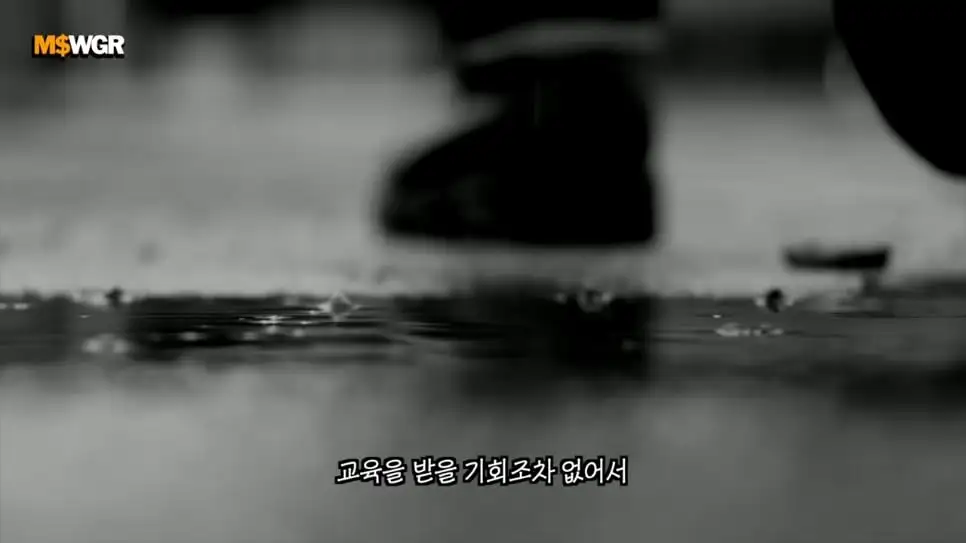 머니스웨거 Money Swagger - 충격적인 인도의 빈부격차 수준 [Esx5NNFWkJQ - 966x543 - 2m58s].jpeg