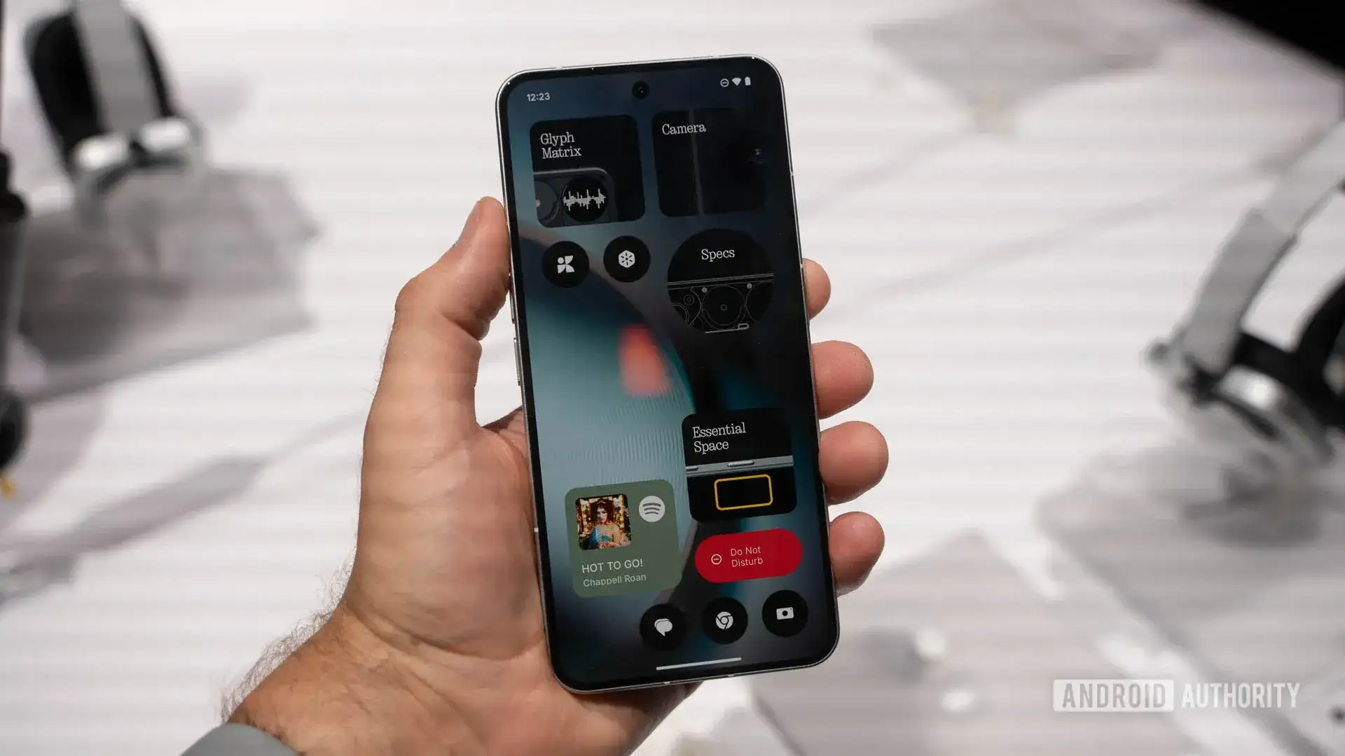 Nothing-Phone-3-home-screen-from-first-person-view.jpg