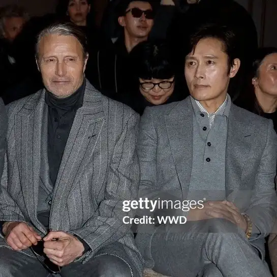 같이 앉아서 화제가 된 두명.jpg_3.webp