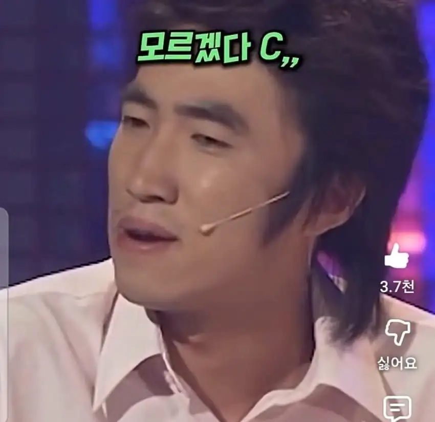 여선생의 팬티를 훔쳐보다 걸린 아들.jpg_5.webp