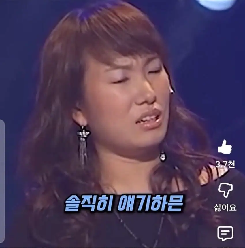 여선생의 팬티를 훔쳐보다 걸린 아들.jpg_35.webp