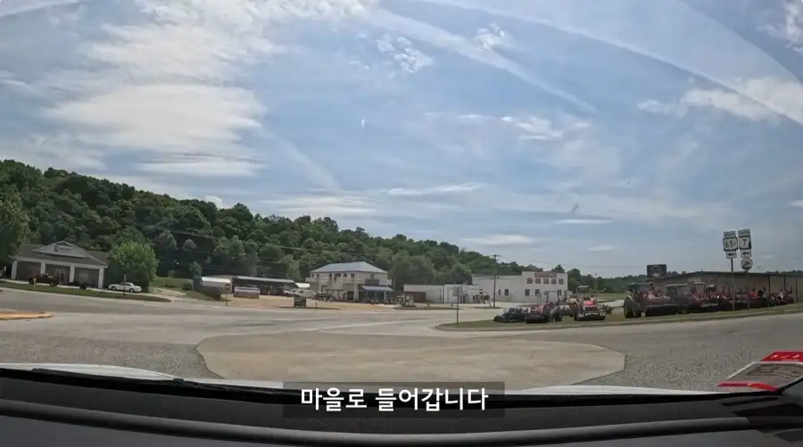 미국에서 인종차별이 심하다는 마을로 온 유투버_5.webp