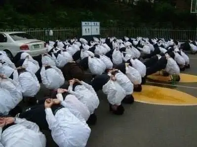 선생에게 권력을 주면 일어나는일...JPG_4.webp