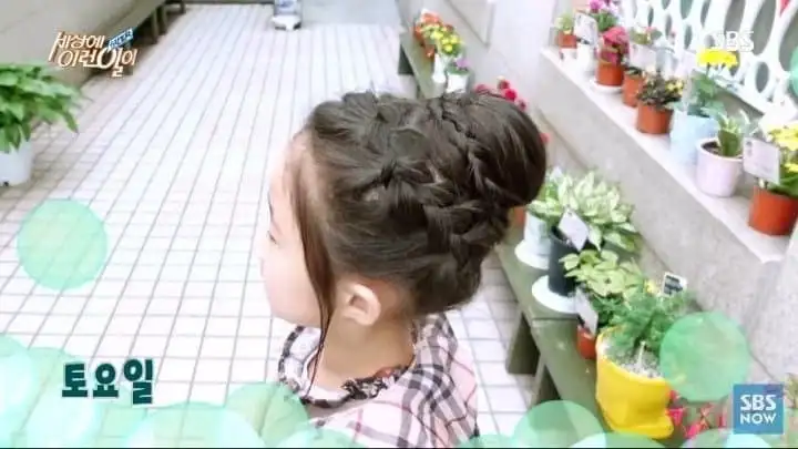 딸 머리 묶어주다가 뜻밖에 재능 찾은 아버지 jpg._3.webp