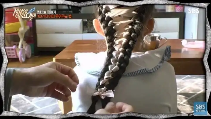 딸 머리 묶어주다가 뜻밖에 재능 찾은 아버지 jpg._16.webp