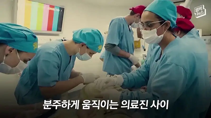 33시간 수술 끝에 얼굴 본 쌍둥이.jpg