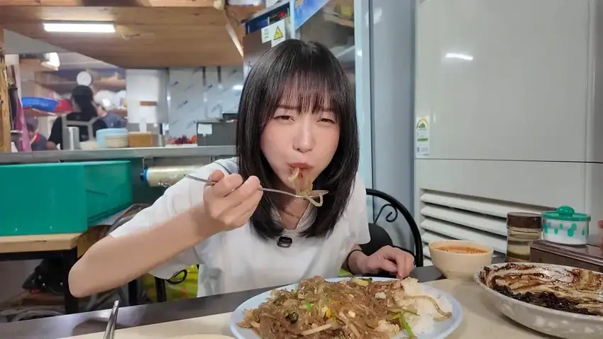 강릉 55년 중국집가서 먹방한 쯔양.jpg_13.webp