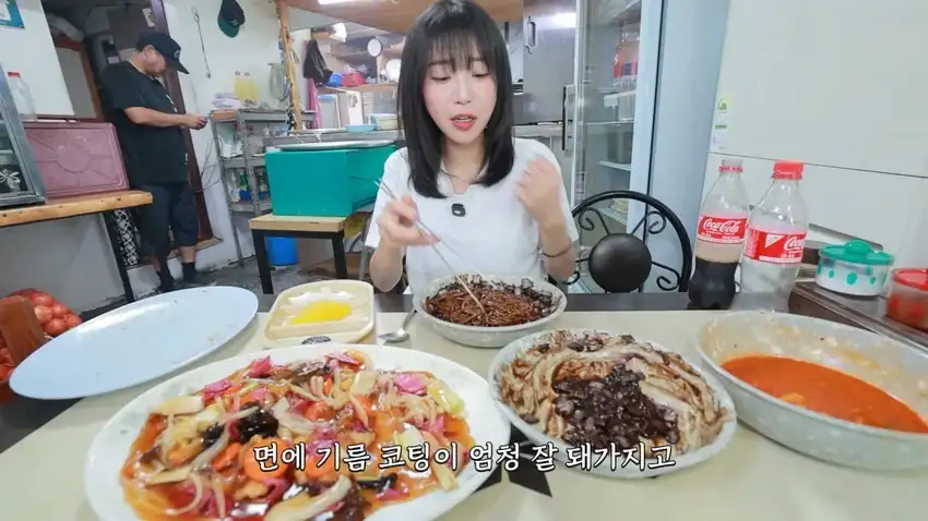 강릉 55년 중국집가서 먹방한 쯔양.jpg_27.webp