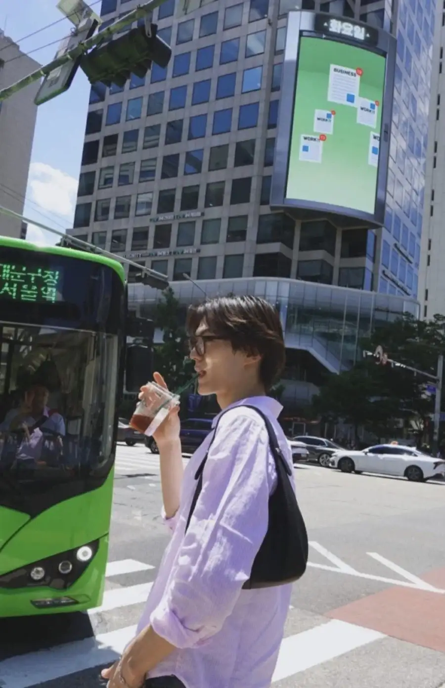 일본 배우의 한국 감성샷_3.webp