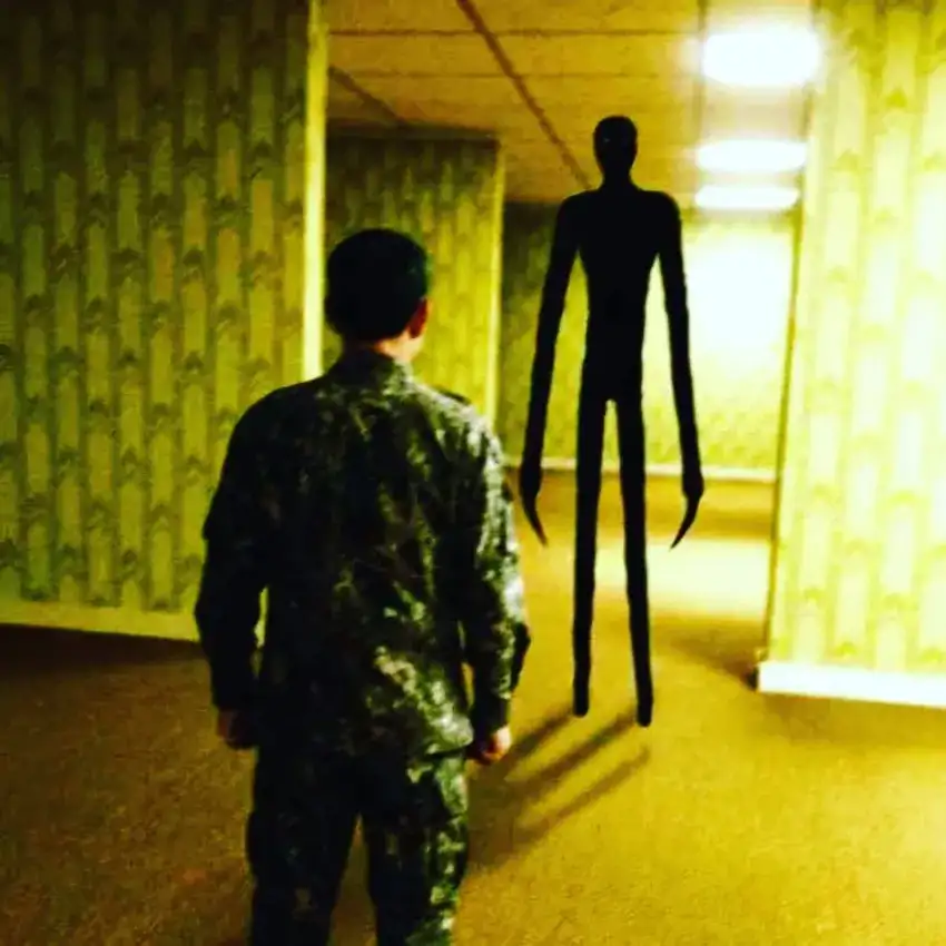 백룸에 방문한 행보관.jpg_2.webp